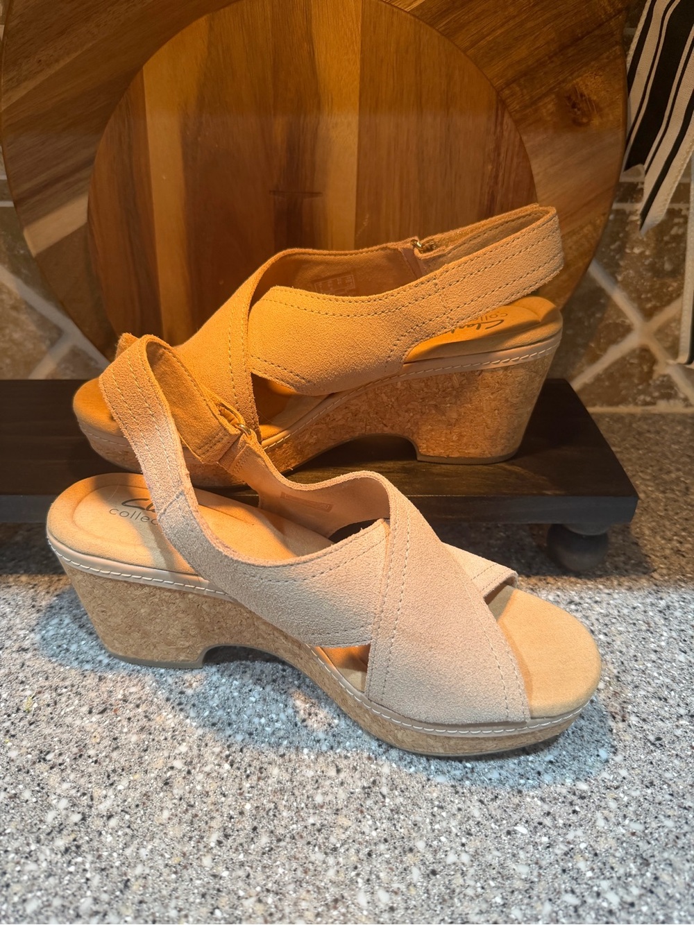 Clark’s Women Sandal - size 9.5
Worn once.  Very comfortable!
